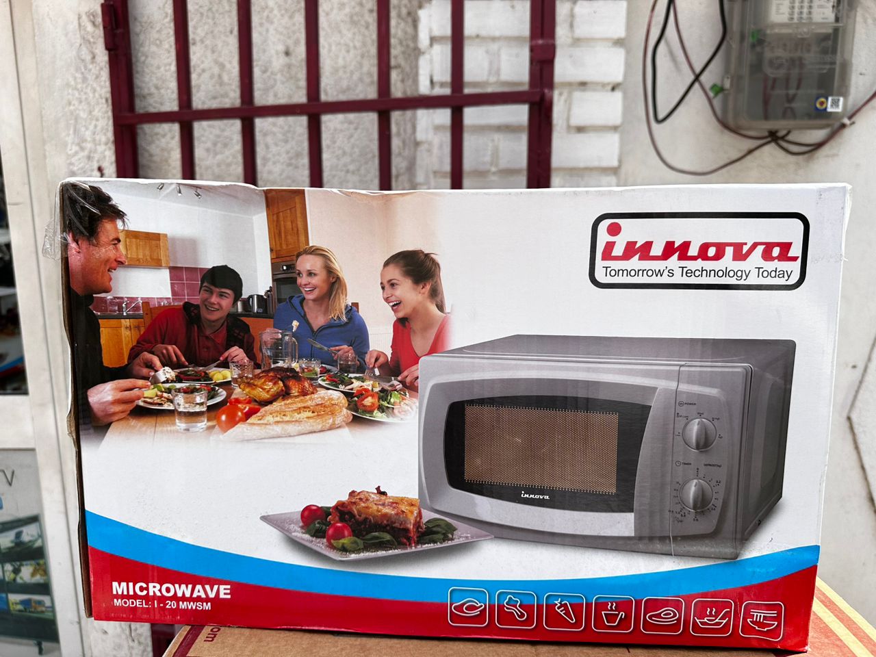 INNOVA MICROWAVE 20L